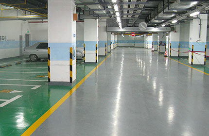 停車(chē)場(chǎng)環(huán)氧地坪施工采用地坪漆有哪些優(yōu)點(diǎn)？
